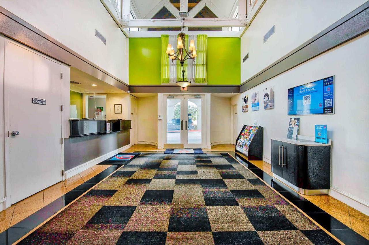 Studio 6-San Antonio, TX - Airport Exterior foto